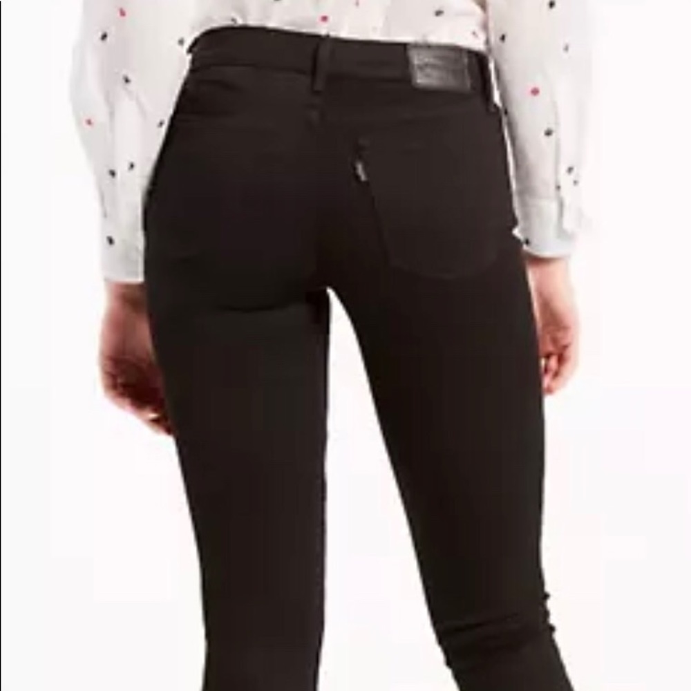 710 Levi’s Supper Skinny Jeans